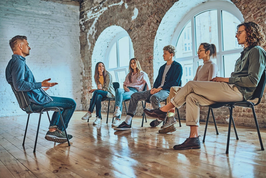 Firmy musiały wyjść poza okazjonalną ulotkę czy webinar na temat zdrowia, ponieważ pracownicy oczekują dziś szerokiej opieki.