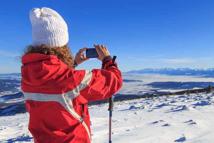 1. <b>Zakopane</b>. <br><br>Mówisz: góry. Myślisz: Zakopane. Miejsce już kultowe. Kurort zimowy z duszą, który zdołał wytworzyć własną, odrębną kulturę (lokalne zwyczaje, domy zakopiańskie) i był muzą, która dawała natchnienie wielu artystom, m.in. Przerwie-Tetmajerowi i S. Witkiewiczowi.