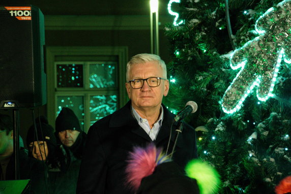 Prezydent Poznania rozświetlił miejską choinkę i otworzył Betlejem Poznańskie na pl. Kolegiackim fot. Codzienny Poznań / S. Toroszewska