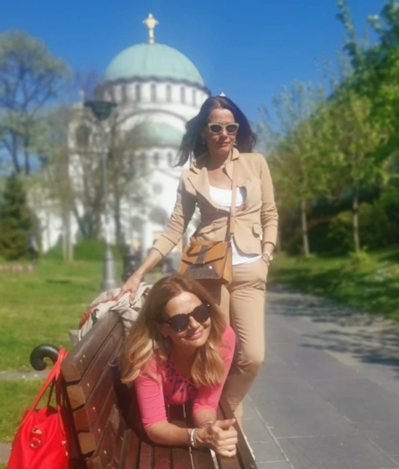 Mirjana Bobić Mojsilović sa sestrom Zoricom