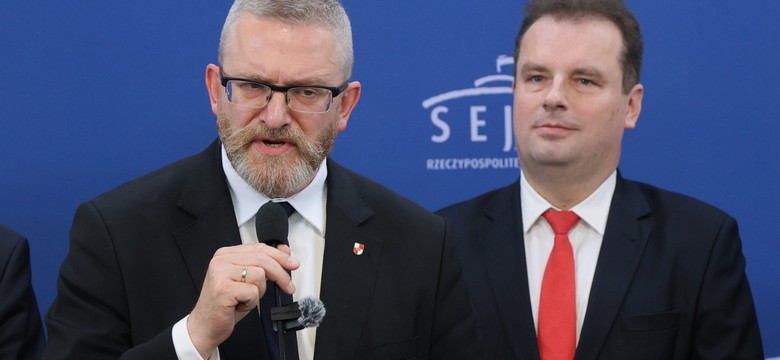 Wojna na prawicy? Braun rozpoczął walkę o wyborców Konfederacji