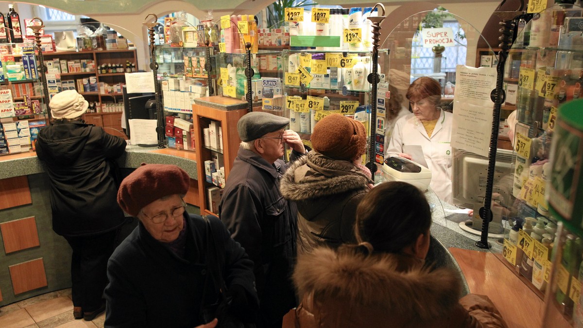 Do Lubuskiego Oddziału NFZ wpłynęły skargi od pacjentów, którzy byli odsyłani z aptek, bo lekarze nie określili sposobu refundacji przepisanych leków - przekazała rzecznik oddziału NFZ w Zielonej Górze, Sylwia Malcher-Nowak.