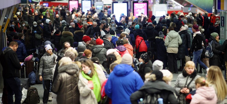 Miejsca dla uchodźców przygotowane przez władze Krakowa na wyczerpaniu