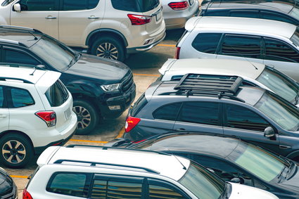 Aktywiści przebili opony w autach. Na celownik wzięli posiadaczy SUV-ów w Niemczech