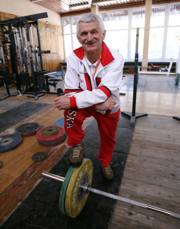 Zygmunt Smalcerz był złotym medalistą olimpijskim i trzykrotnym mistrzem świata. Większość sukcesów osiągnął we wrześniu.  Od kilku lat dzieli swój czas między Polskę i USA, gdzie mieszka.