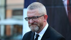 Sondaż: Polacy chcą odpowiedzialności karnej Grzegorza Brauna
