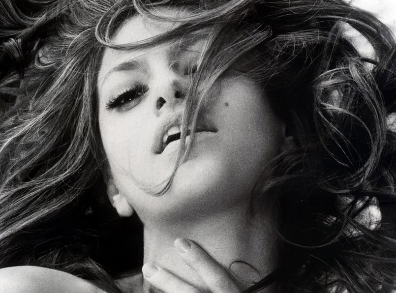 Eva Mendes jest zbyt sexy?