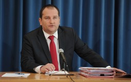 Arabski odejdzie z kancelarii premiera? Ma zostać ambasadorem w Hiszpanii