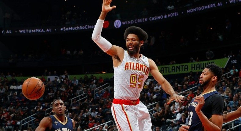 The New Orleans Pelicans had to play much of the game against the Atlanta Hawks without Anthony Davis (C) after he was hurt in the first quarter of the game