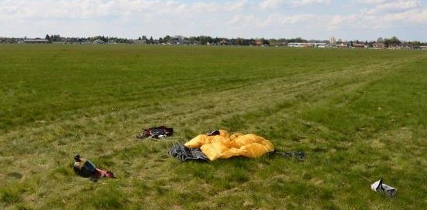 Wypadek na lotnisku w Krośnie. Ranny skoczek spadochronowy
