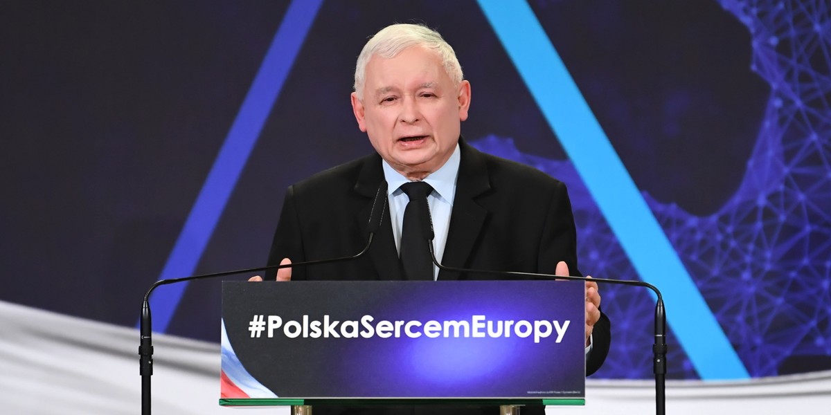 – Czy polska gospodarka na tym zyska? Bardzo wątpliwe – mówił Jarosław Kaczyński podczas konwencji PiS w odniesieniu do przyjęcia euro przez Polskę.