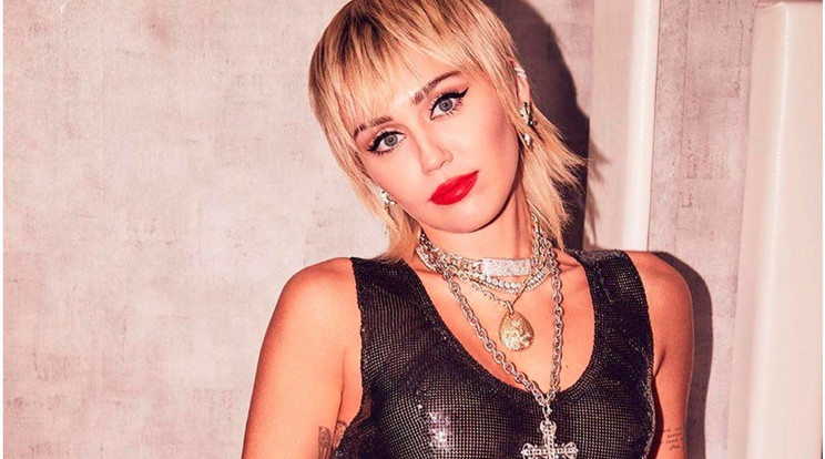 Miley Cyrusnak nincs nehéz dolga, ha fel akarja hívni magára a figyelmet / Fotó: Northfoto