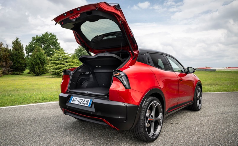 Nowa Alfa Romeo Junior Veloce