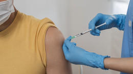 Jak długo trwa odporność po szczepionkach przeciw COVID-19? [WYJAŚNIAMY]