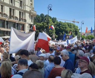 Marsz 4 czerwca na transparentach protestujących