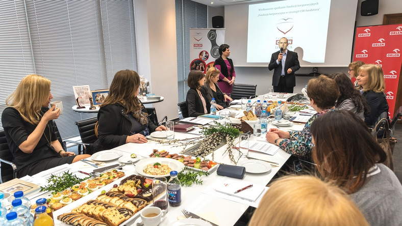 O roli fundacji korporacyjnych w strategii CSR swoich fundatorów rozmawiali prezesi i członkowie zarządów największych fundacji korporacyjnych w Polsce. Spotkanie zorganizowała Fundacja ORLEN – DAR SERCA.