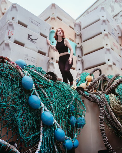Rajstopy now! ocean od polskiej marki Gabriella, powstały z przędz z recyklingu sieci rybackich