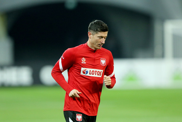 Piłkarz reprezentacji Polski Robert Lewandowski podczas treningu kadry w Chorzowie