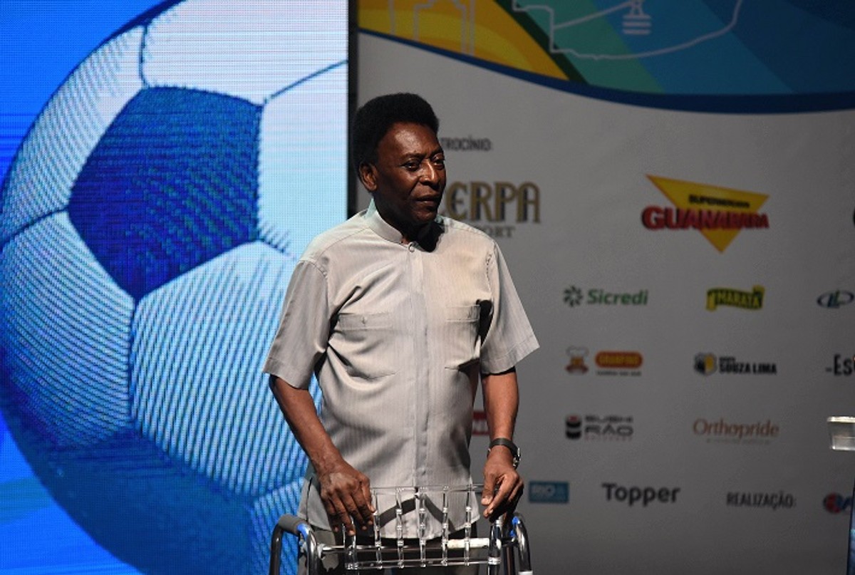 Pele jest w domu. Pogłoski o jego hospitalizacji nieprawdziwe