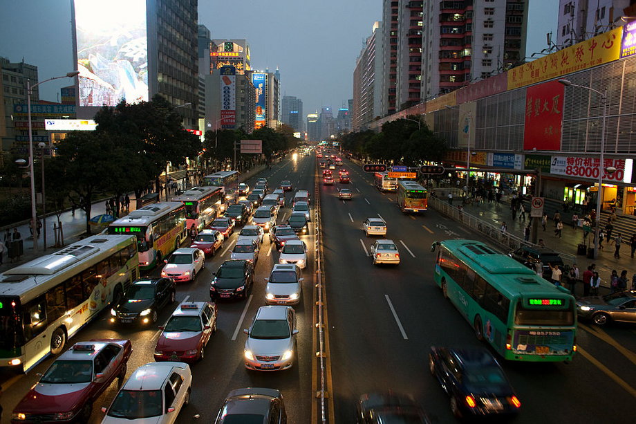 16 tys. autobusów i 13 tys. taksówek to podstawa publicznego transportu w Shenzen