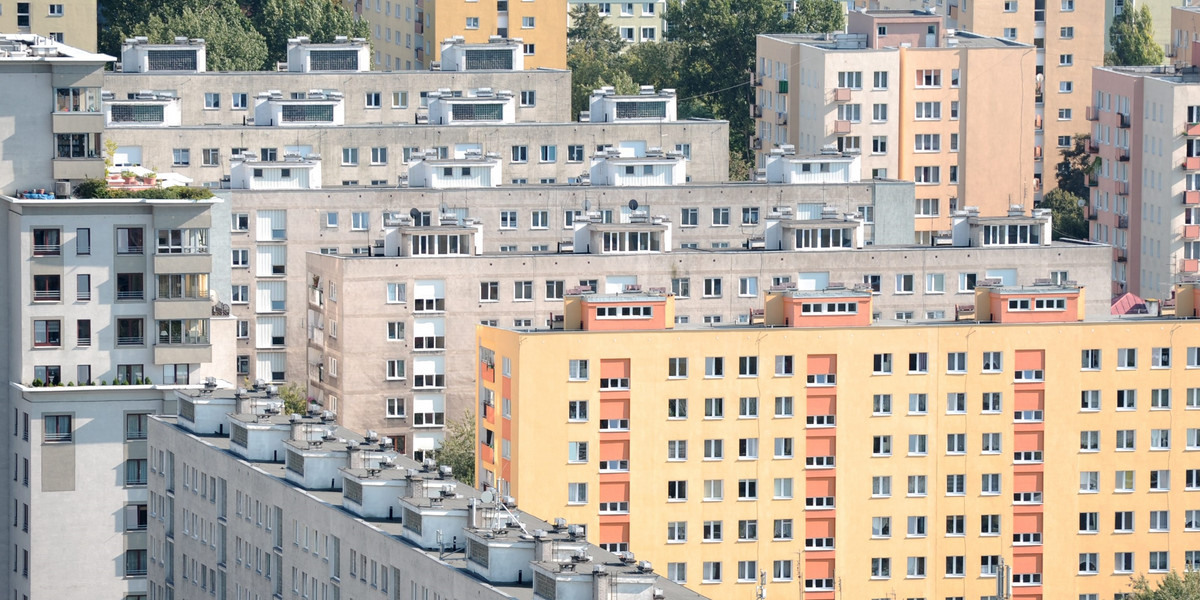 Warszawa. Wystawił na sprzedaż kawalerkę z niepłacącym lokatorem.