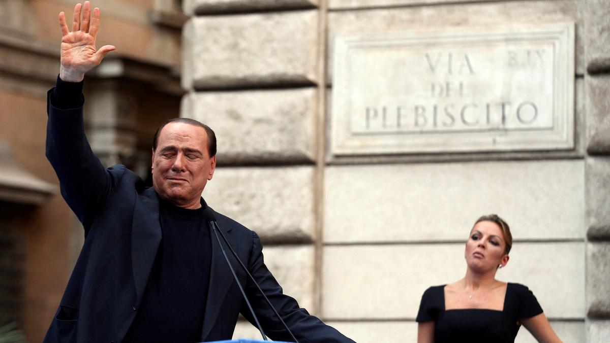 Silvio Berlusconi w czasie wiecu w Rzymie w sierpniu 2013 r.