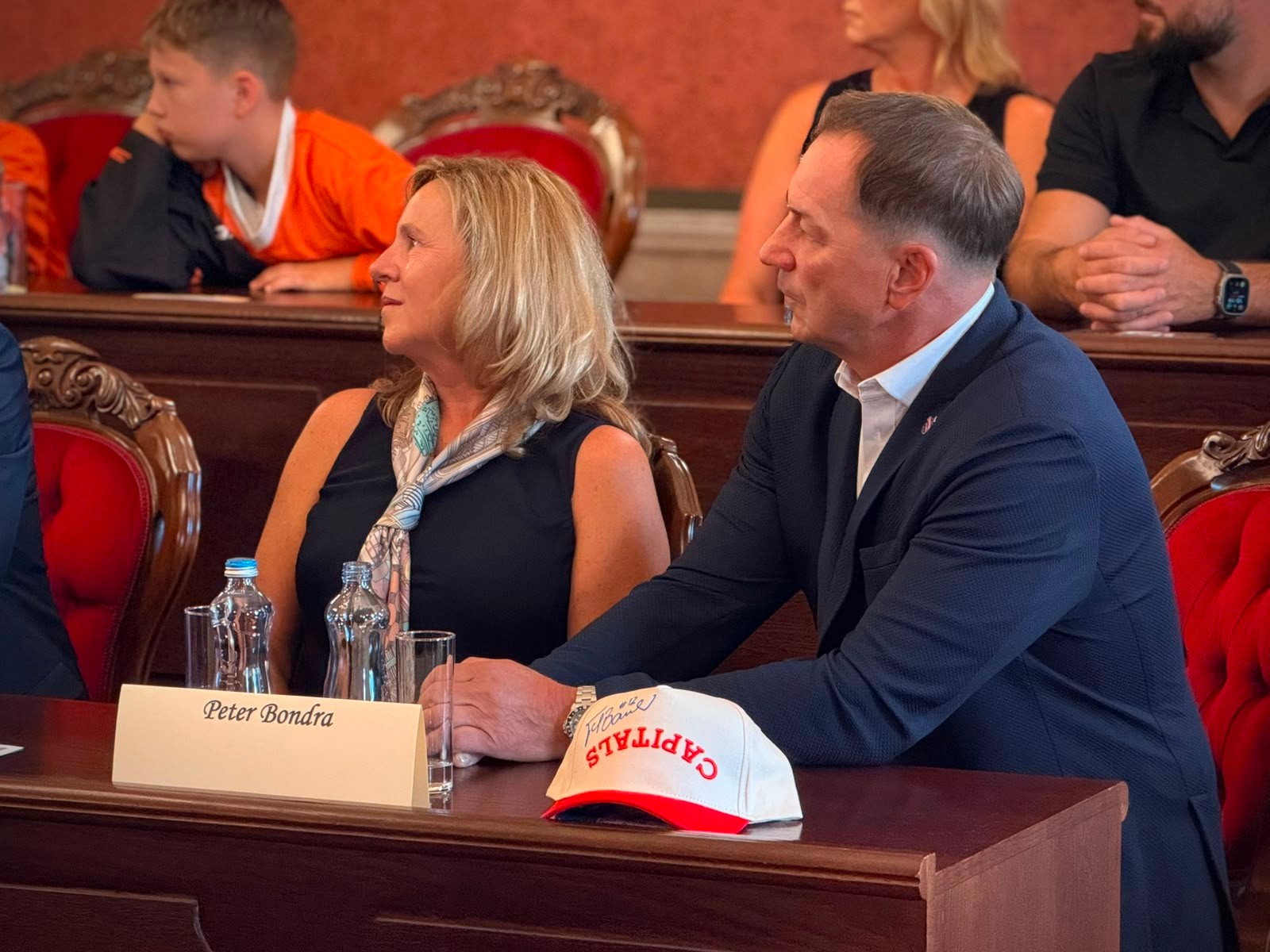 Titul Čestný občan mesta Košice si prevzal hokejista Peter Bondra. 
