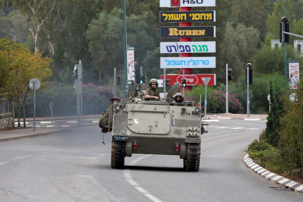 Izraelski transporter opancerzony w pobliżu granicy Izraela z Libanem