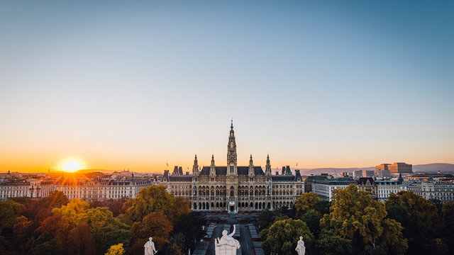 Miközben Budapesté zsugorodik, Bécs lakossága átlépte a kétmilliót