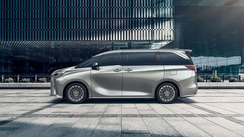 Lexus LM 350h. Ekskluzywny van z Azji debiutuje w Europie