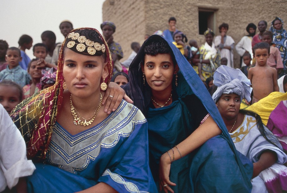 Tuareskie kobiety podczas ceremonii ślubnej 