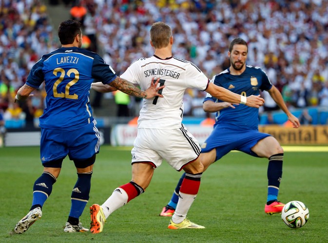 Bastian Schweinsteiger, Ezequiel Lavezzi, Gonzalo Higuain