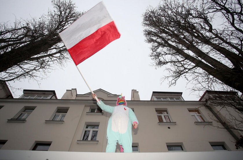 Protesty pod domem prezesa PiS. Kaczyński zrobił to