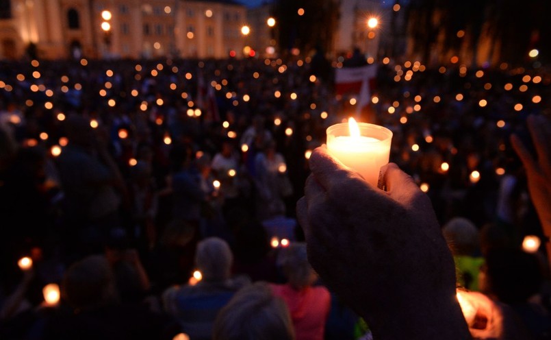 Łańcuch Światła przed Sądem Najwyższym w Warszawie