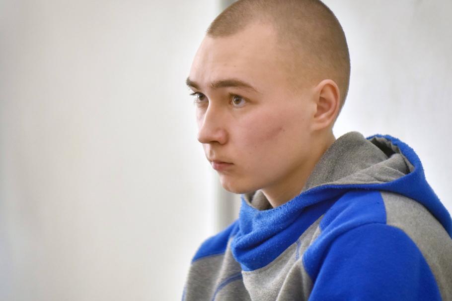 21-letni Wadim Sziszimarin, pierwszy rosyjski żołnierz sądzony w Kijowie przyznał się do zastrzelenia 62-letniego nieuzbrojonego cywila. 