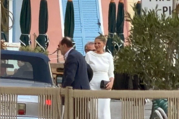 DUGA BELA VENČANICA I SLAVLJE BEZ SINA Svi detalji prvog dana svadbe Meline Džinović i milionera (70): Na veselju i bend sa kojim je Haris sarađivao