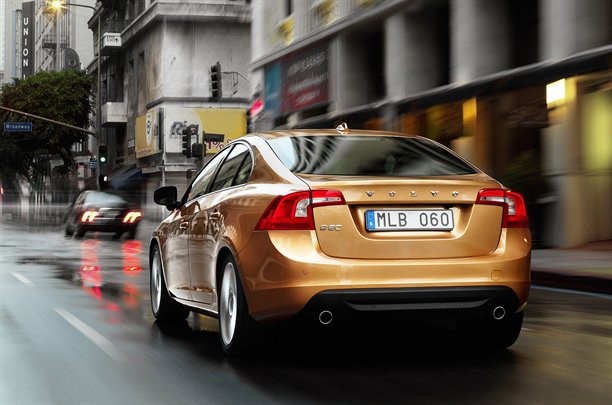 Volvo S60 dostępne będzie z dwoma zawieszeniami