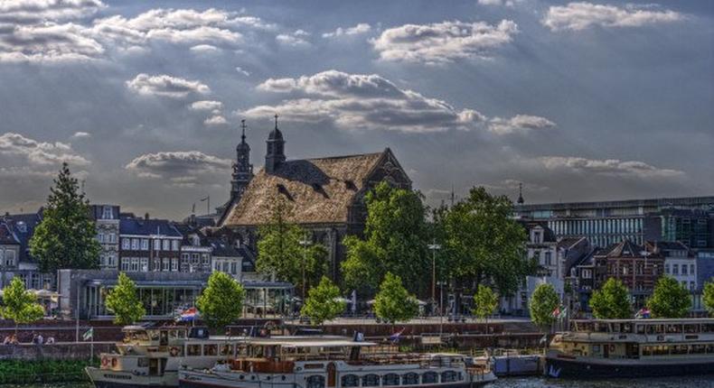 ___4089639___https:______static.pulse.com.gh___webservice___escenic___binary___4089639___2015___8___20___16___o-MAASTRICHT-NETHERLANDS-570