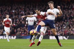 Liga angielska: Arsenal lepszy w derbach od Tottenhamu. 'The Reds' rządzą w Liverpoolu
