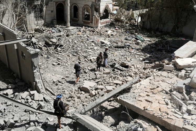 JEMEN. Naloty na zbuntowane miasto Sana