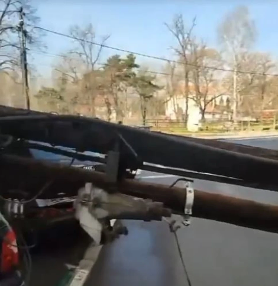 Na Vračaru pala bandera na automobile