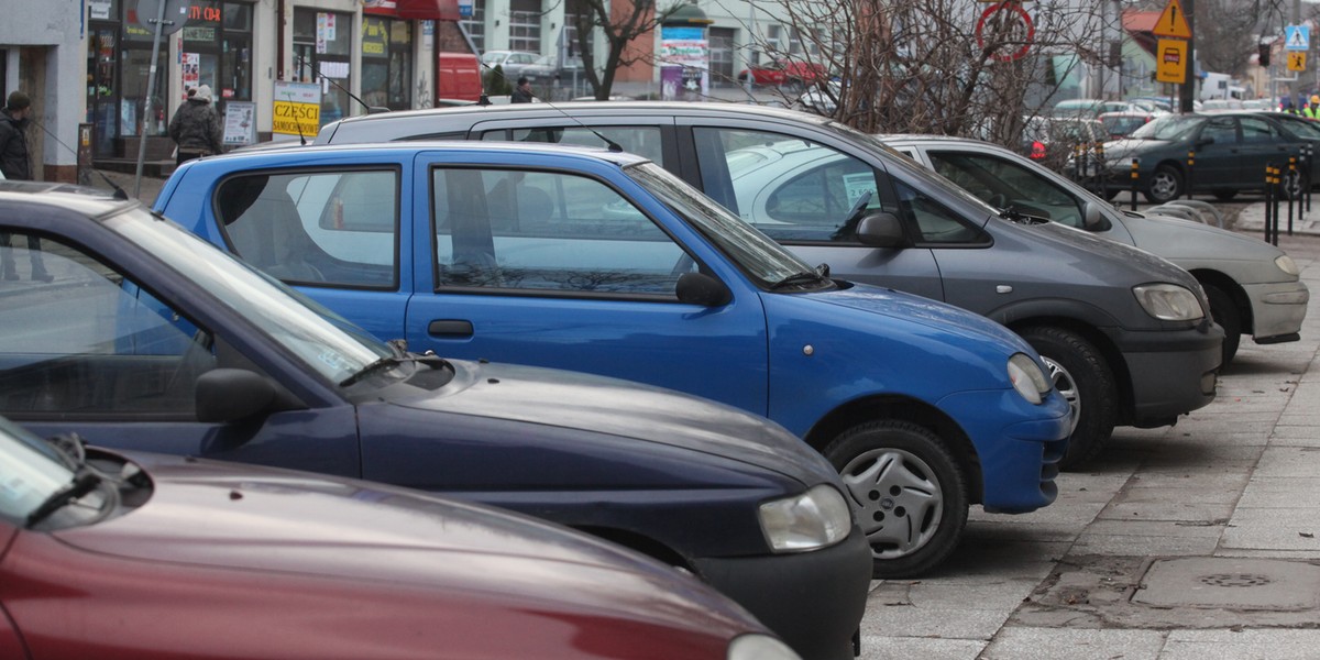 Zedrą z nas za parkowanie.