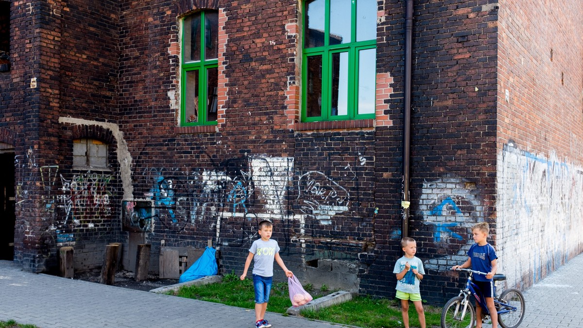 Interaktywna wycieczka powstaje w ramach projektu społeczno-teatralnego na podstawie wspomnień mieszkańców zabytkowego osiedla Kaufhaus w Rudzie Śląskiej. Pierwsza wycieczka z udziałem m.in. studentów szkoły teatralnej w roli przewodników - 24 września.