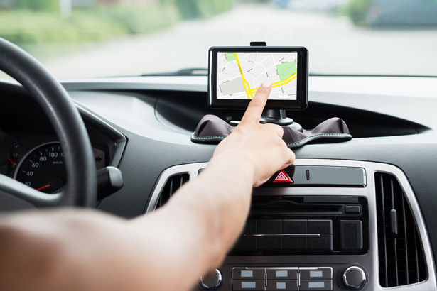 Nawigacja na smartfona czy GPS? Co wybrać?