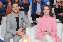 Aktor "Barw szczęścia" dołączył do zespołu TVP Info. Tak prezentuje się na antenie