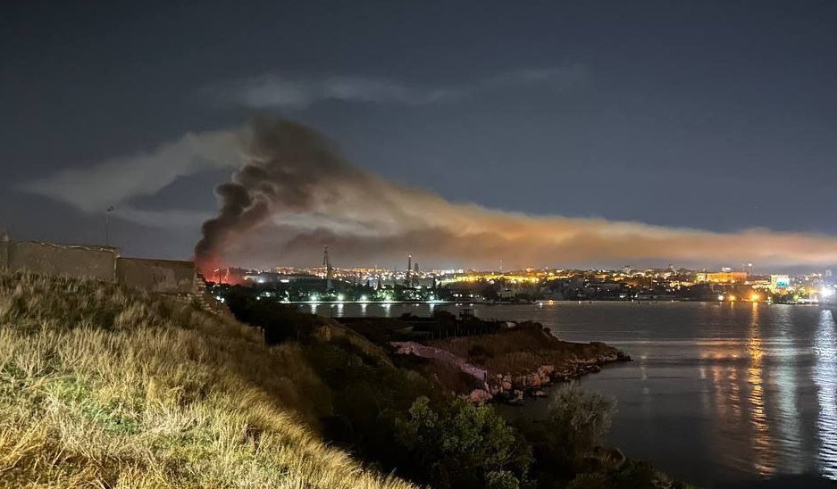 Pożar na teren stoczni remontowej Sewmorzawod im. Ordżonikidze w Sewastopolu.