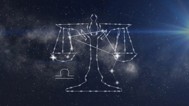 horoskop 2026 dla wagi relacje, zdrowie i kariera. sprawdź swój plan na cały rok!