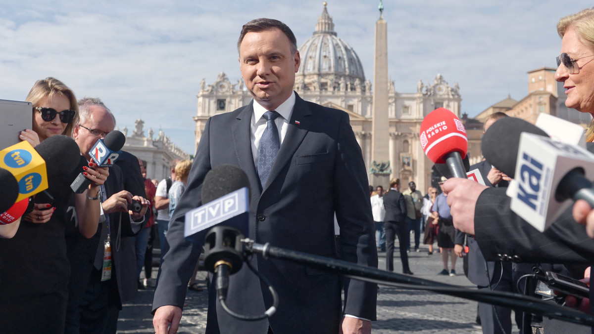 To absurd, który pokazuje głęboki stan niewiedzy sędziów, to żenujące - powiedział dziś prezydent Andrzej Duda, odnosząc się do uchwały Sądu Apelacyjnego w Krakowie dot. ewentualnego postawienia go przed Trybunałem Stanu. O sprawie jako pierwszy poinformował Onet.