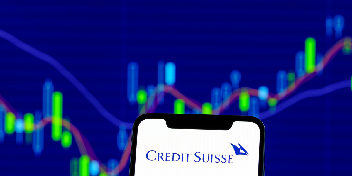 W środę, po serii spadków, akcje Credit Suisse znalazły się na najniższym poziomie w historii. W czwartek kurs odbija o 40 proc. 