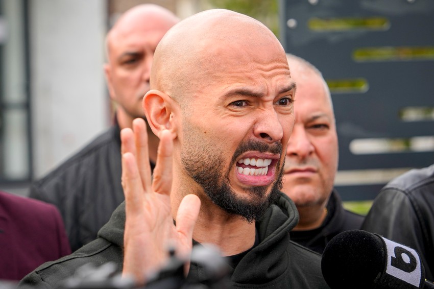 "Nikada nije trebalo da idemo u zatvor", poručio je Endru Tejt